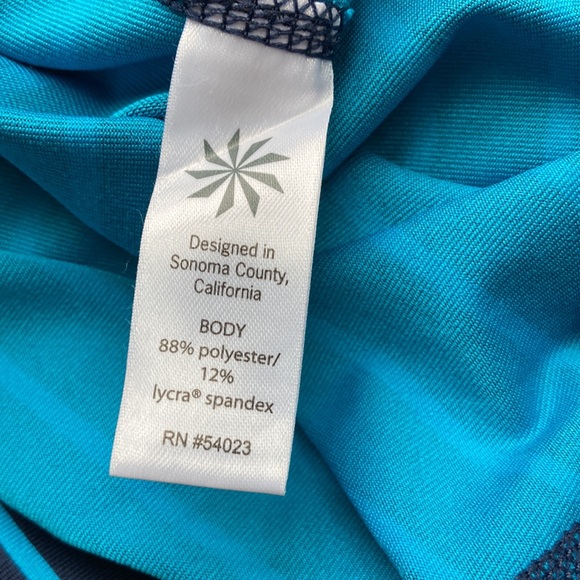 Athleta XL striped capris - Picture 3 of 8